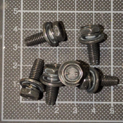 Sechskant-Schraube mit Scheibe M6 8x1.0